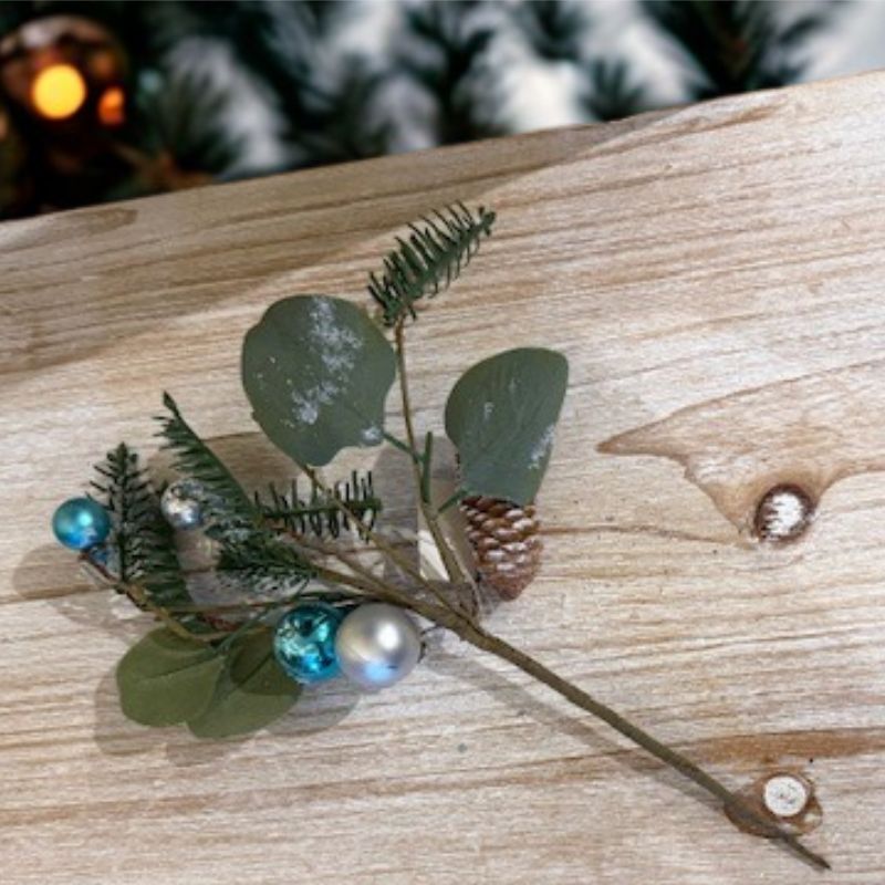 Cedar Spray w/Orns and Pinecones 14