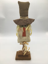 Load image into Gallery viewer, Fig. Scarecrow Head w/ Base 17&quot;
