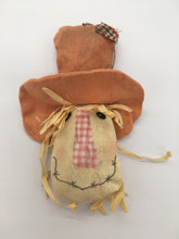 Load image into Gallery viewer, Ornament Scarecrow Head 9.5&quot;
